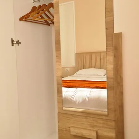 Zaimeen In Bllok Area * Tirana