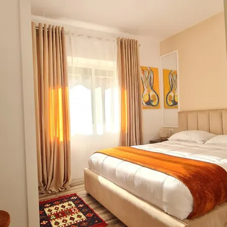 Zaimeen In Bllok Area Apartment Tirana