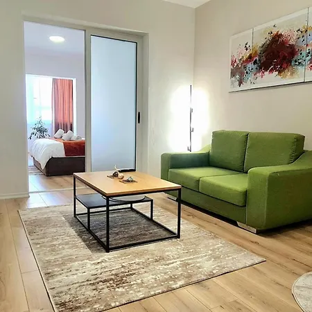 Zaimeen In Bllok Area Apartment Tirana